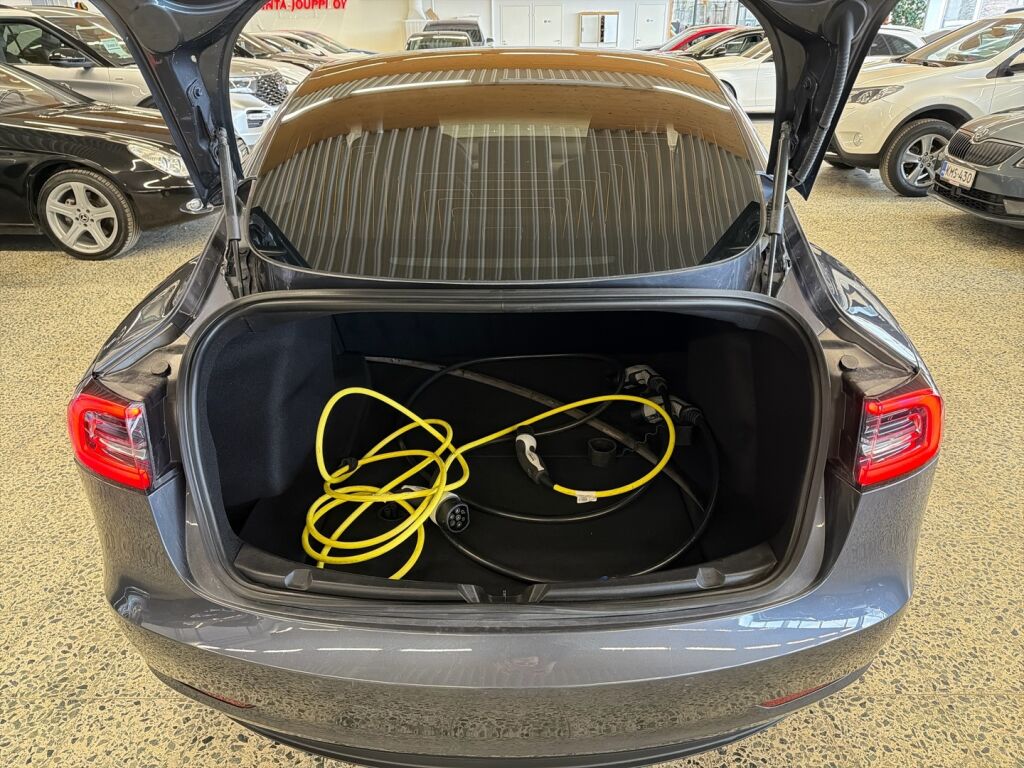 Tesla Model 3 2019 Harmaa