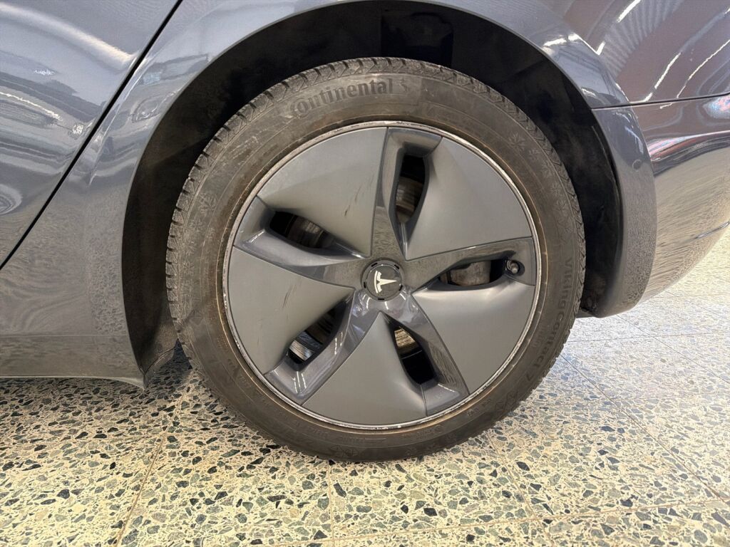 Tesla Model 3 2019 Harmaa