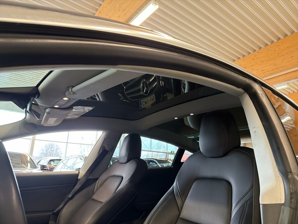 Tesla Model 3 2019 Harmaa