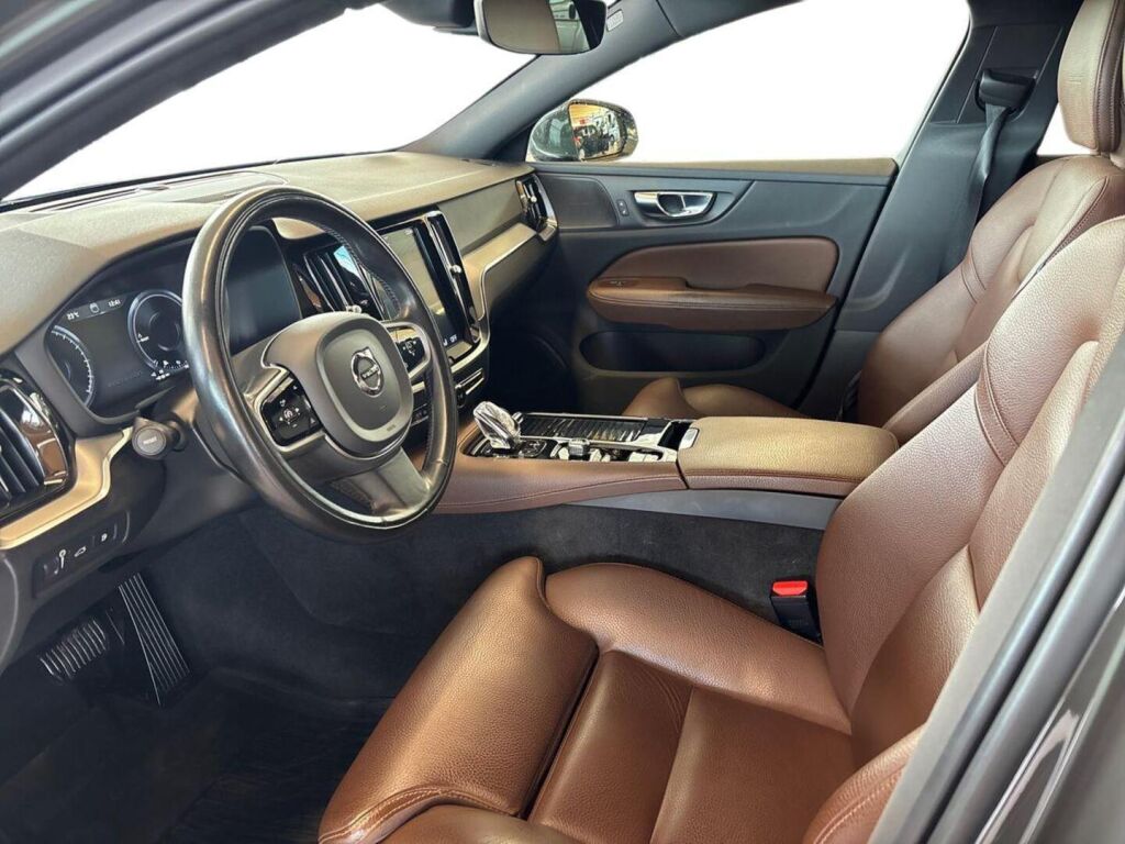Volvo V60 2020 Harmaa