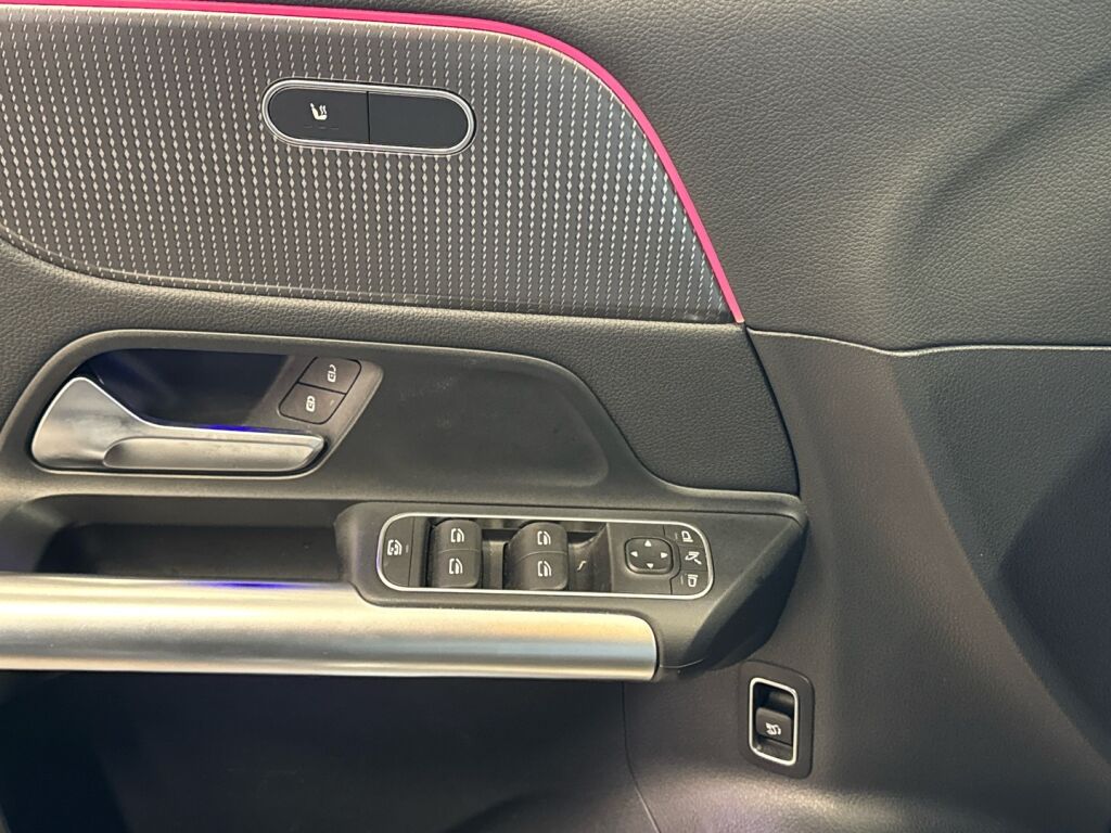 Mercedes-Benz EQA 2023 Sininen