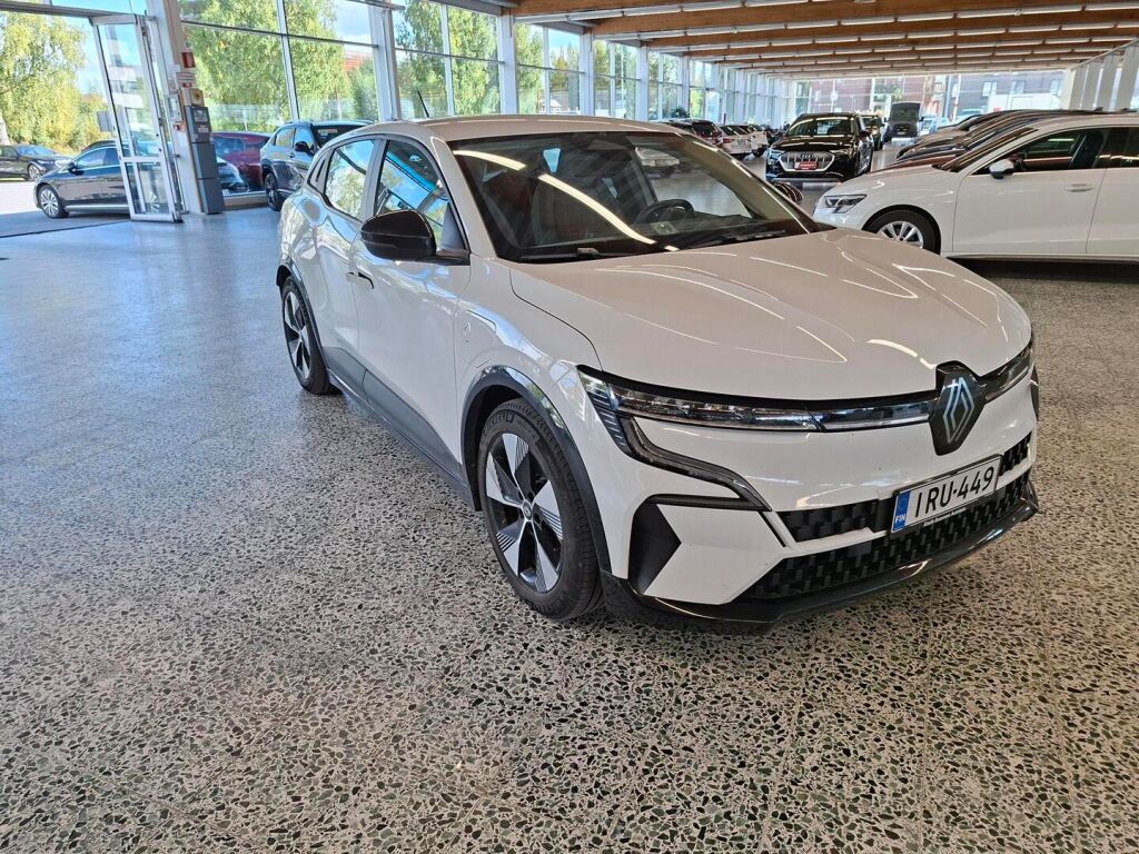Renault Megane 2022 Valkoinen
