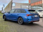 Skoda Octavia 2024 Sininen