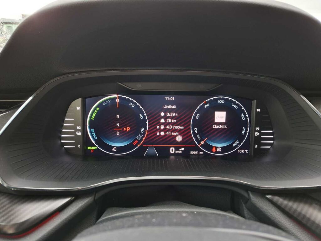 Skoda Octavia 2024 Sininen