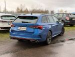Skoda Octavia 2024 Sininen
