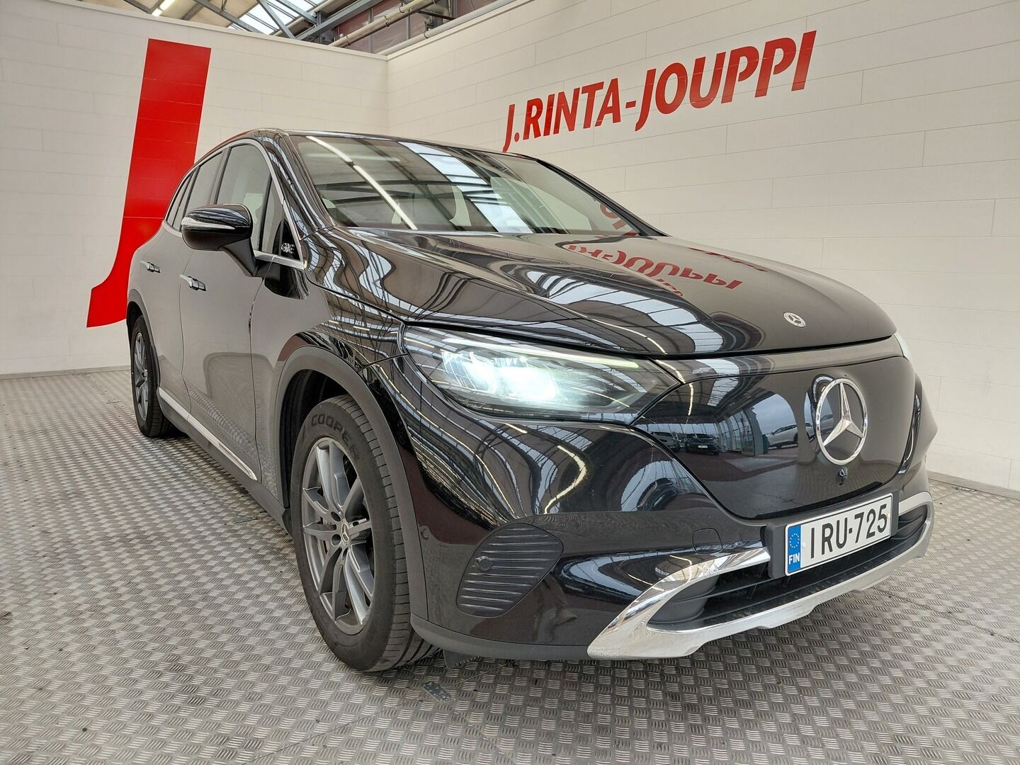 Mercedes-Benz EQE SUV