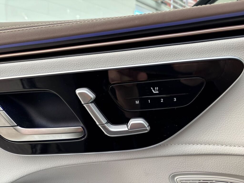 Mercedes-Benz EQE SUV 2024 Musta