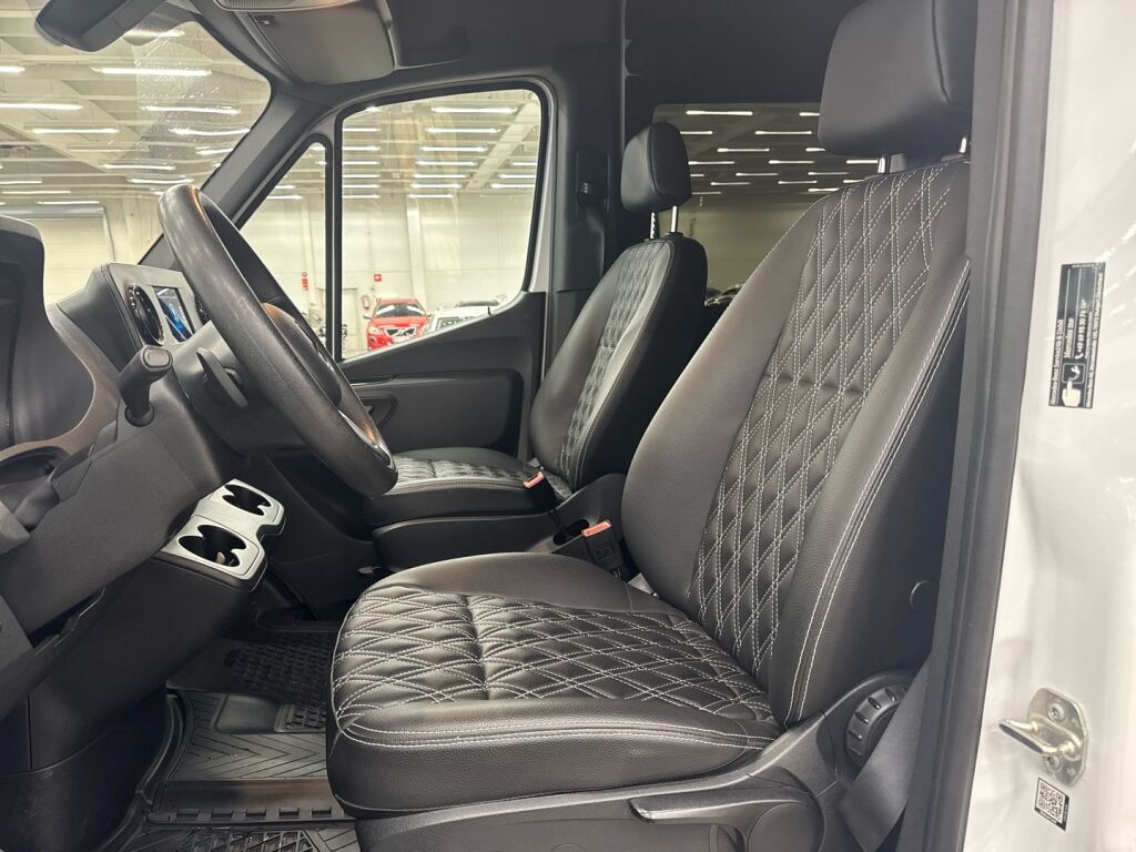 Mercedes-Benz Sprinter 2023 Valkoinen