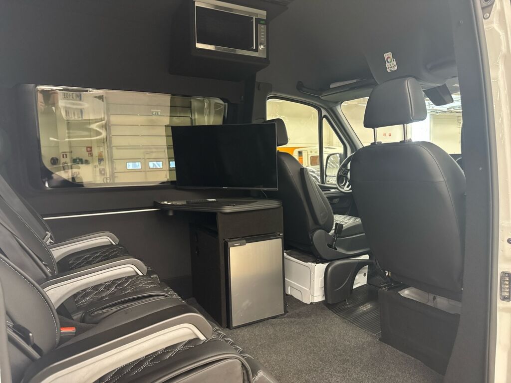 Mercedes-Benz Sprinter 2023 Valkoinen