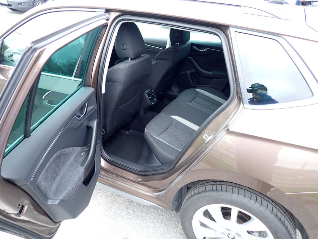 Skoda Kamiq 2020 Ruskea (beige)