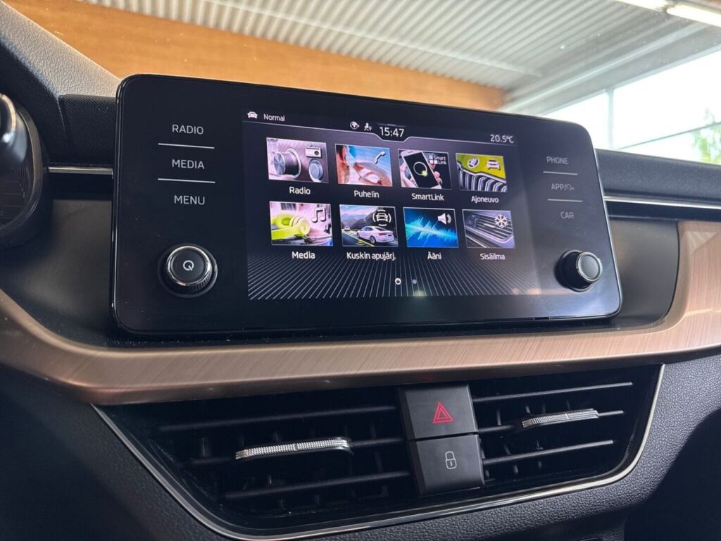 Skoda Kamiq 2020 Ruskea (beige)