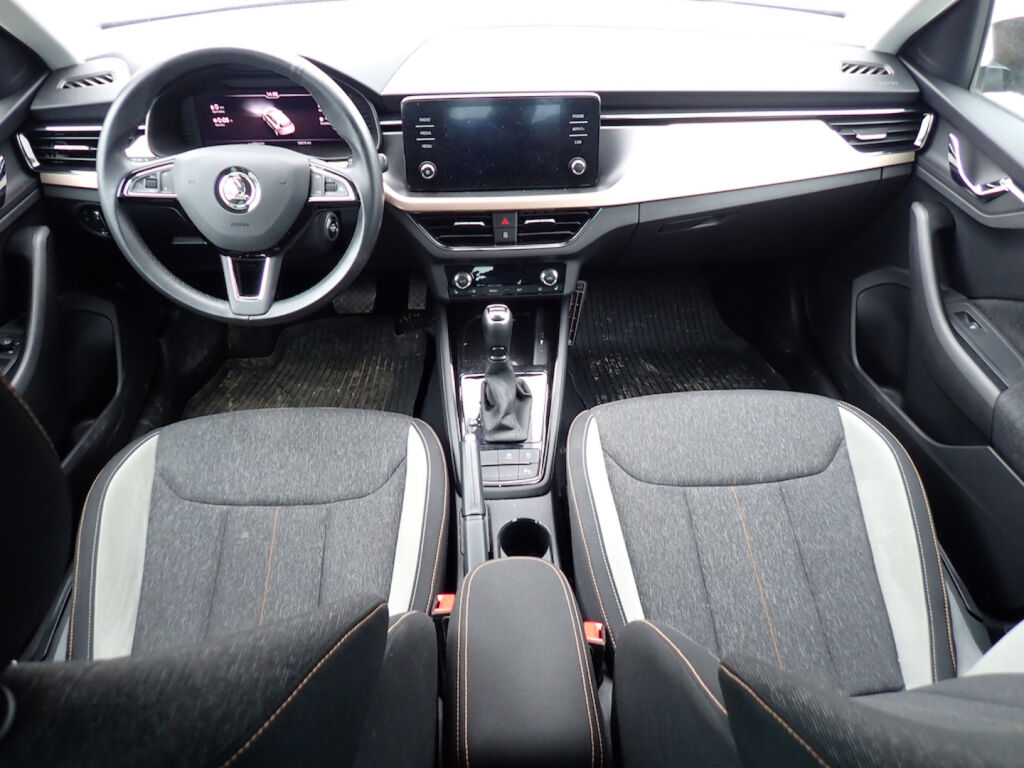 Skoda Kamiq 2020 Ruskea (beige)