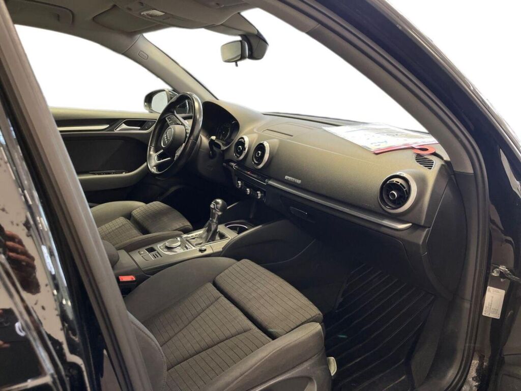 Audi A3 2017 Musta