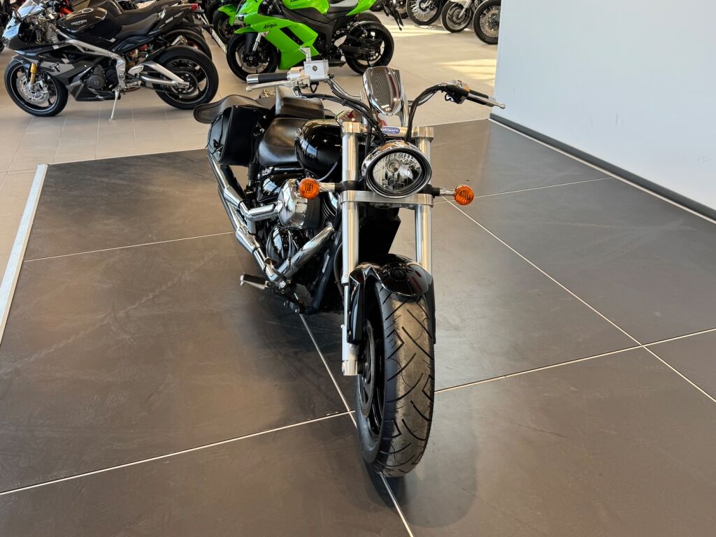 Suzuki INTRUDER 2006 Musta