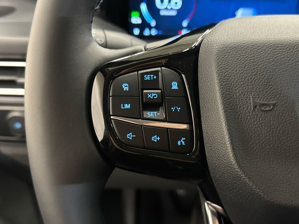 Ford Transit Custom 2025 Musta