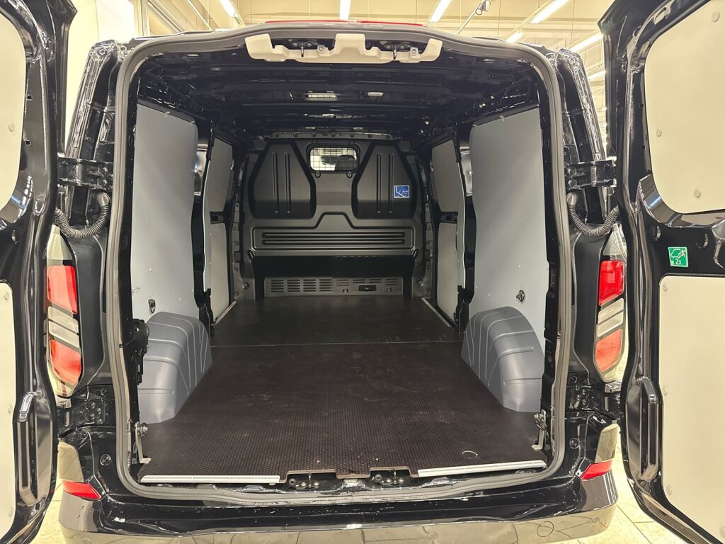 Ford Transit Custom 2025 Musta