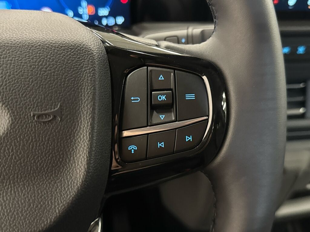 Ford Transit Custom 2025 Musta