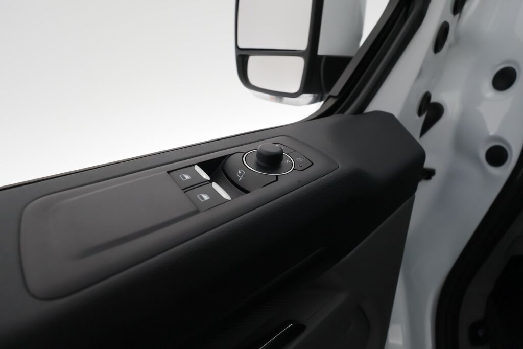 Ford Transit Custom 2025 Valkoinen