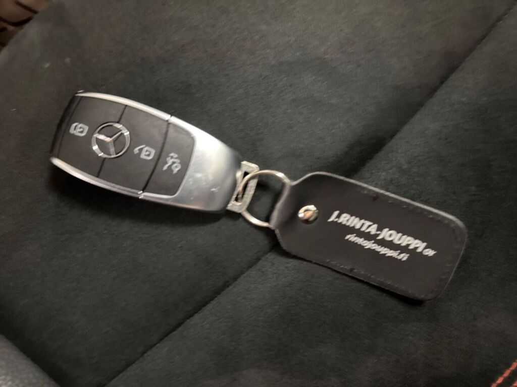 Mercedes-Benz CLA 2023 Musta