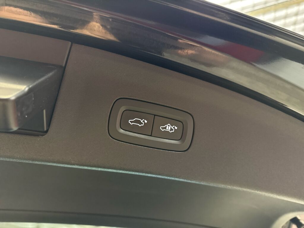 Polestar 2 2021 Musta
