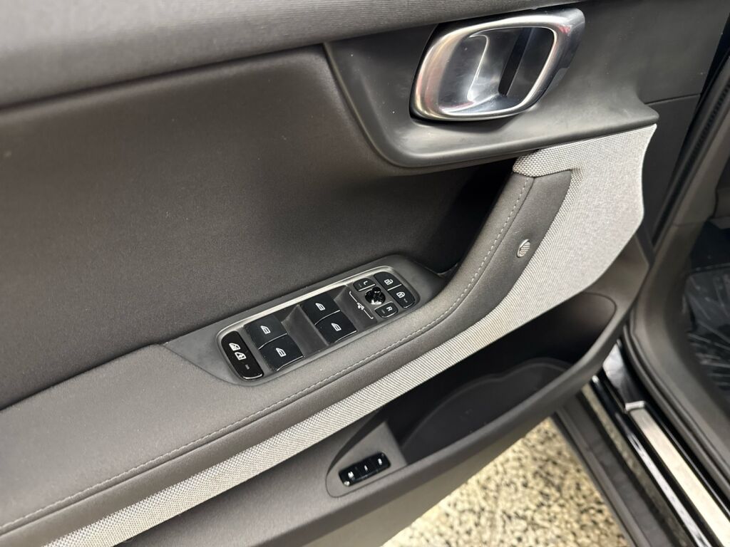 Polestar 2 2021 Musta