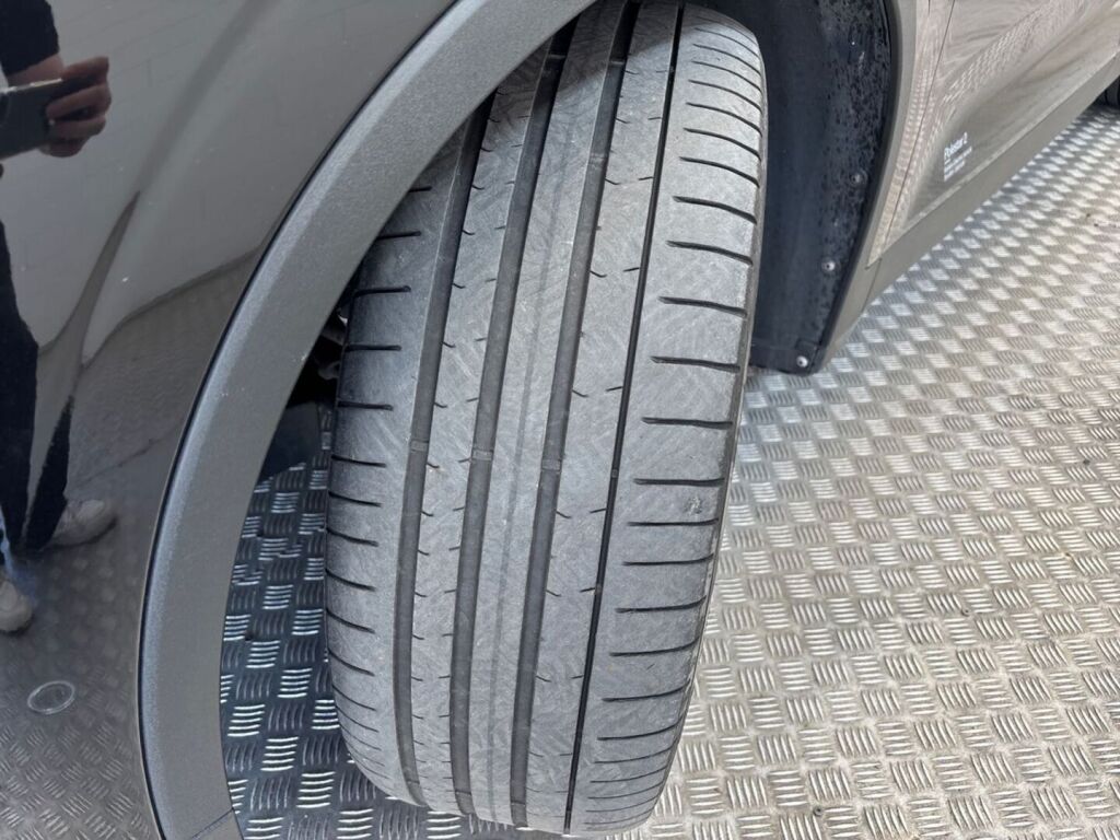 Polestar 2 2021 Musta