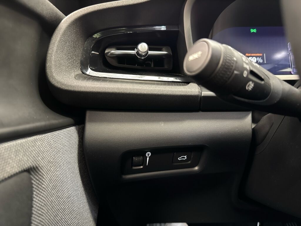 Polestar 2 2021 Musta