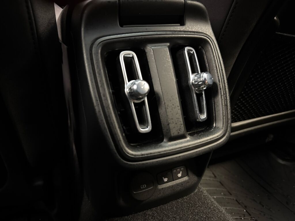Polestar 2 2021 Musta