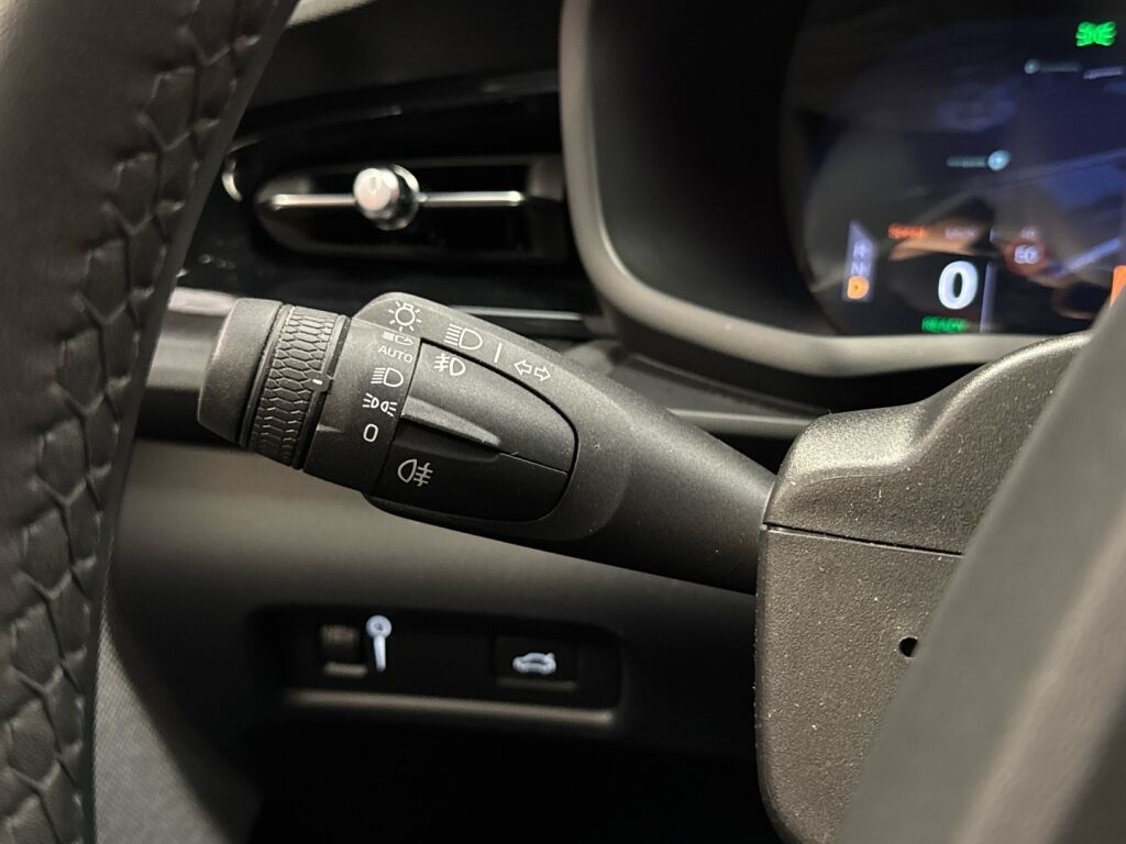 Polestar 2 2021 Musta
