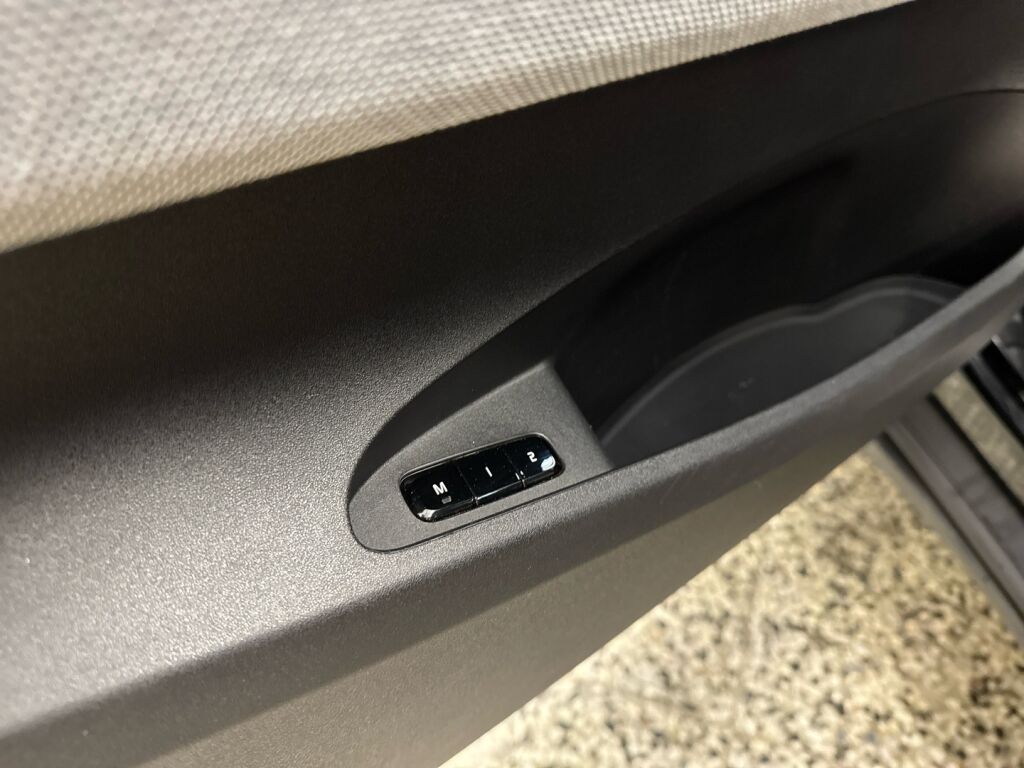 Polestar 2 2021 Musta