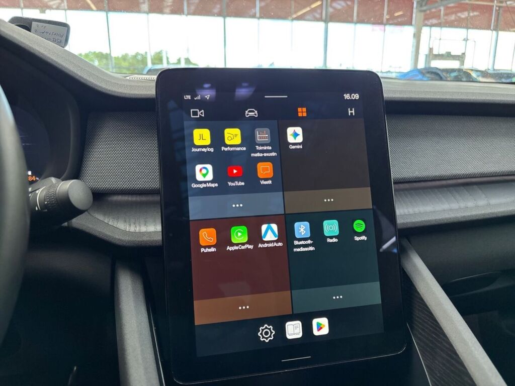 Polestar 2 2021 Musta