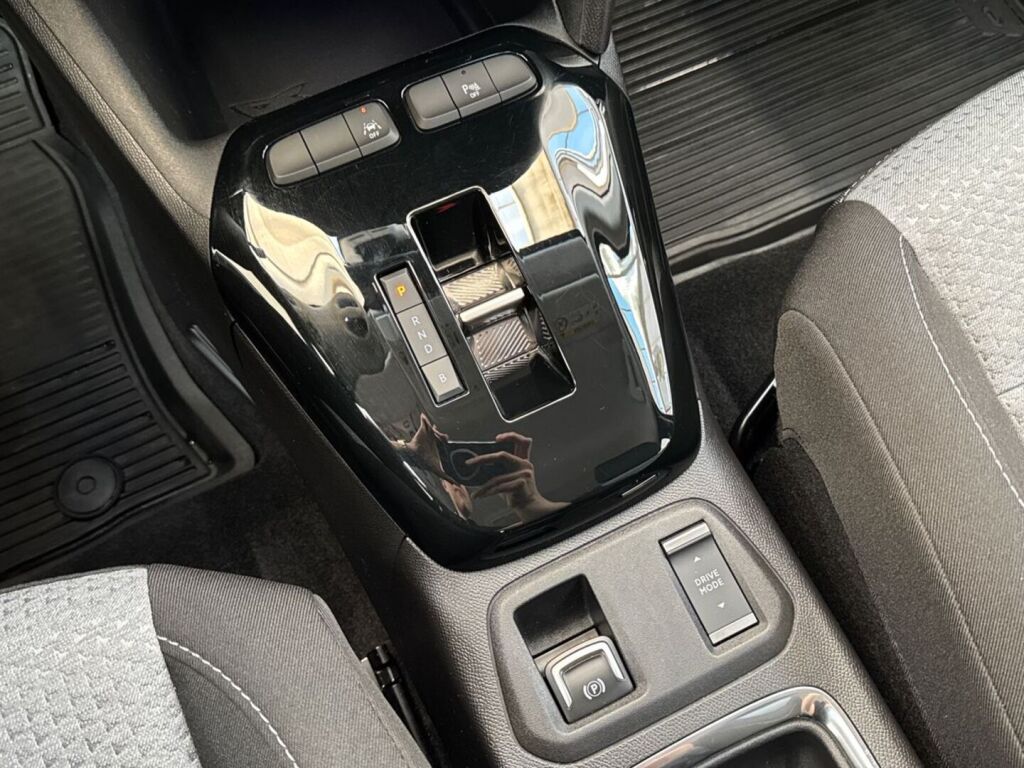 Opel Corsa-e 2024 Musta