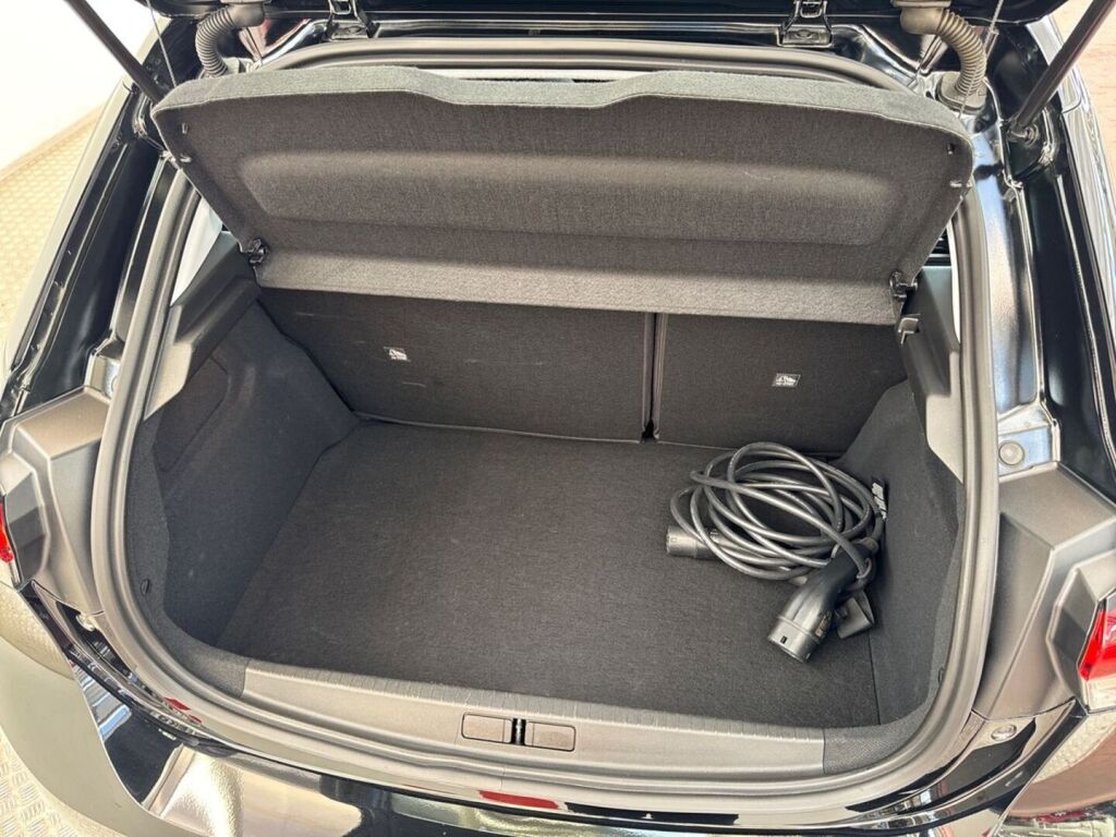 Opel Corsa-e 2024 Musta