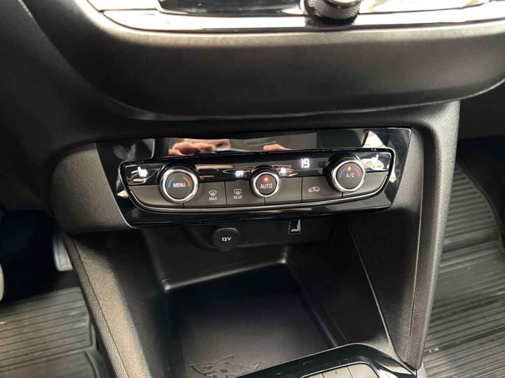 Opel Corsa-e 2024 Musta