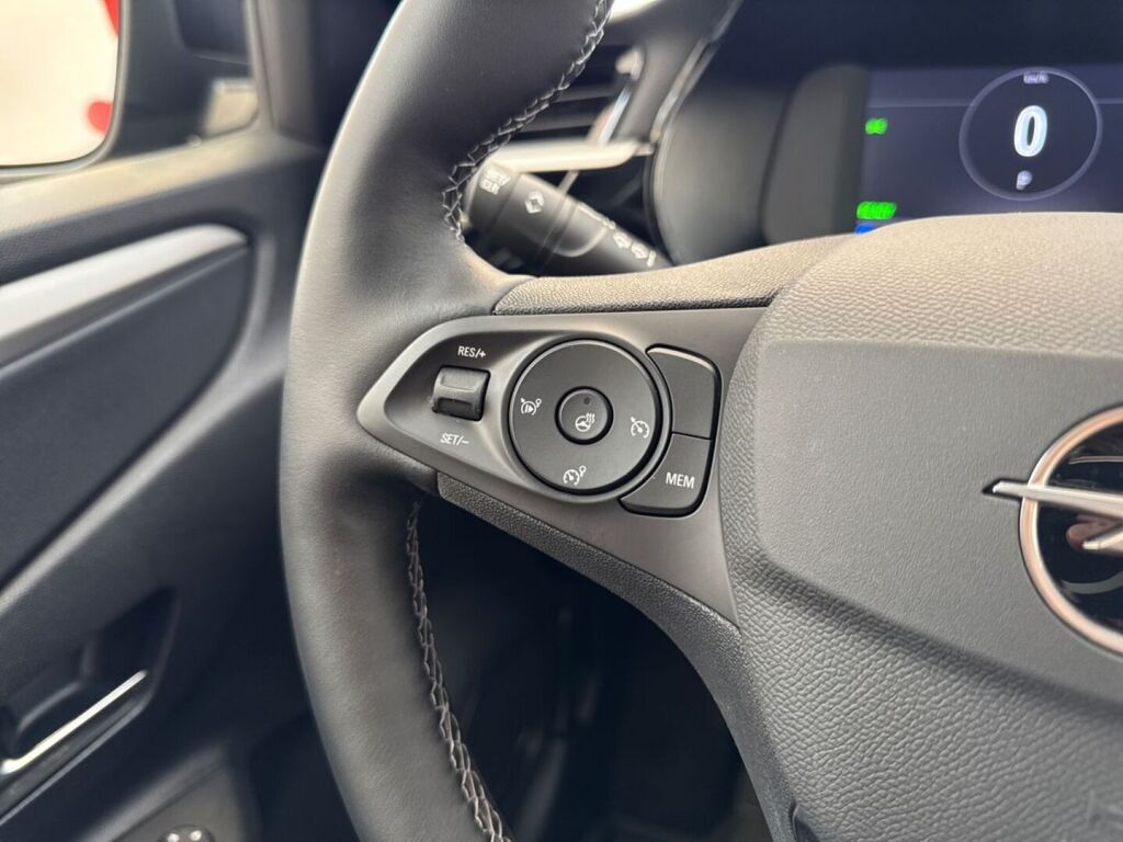 Opel Corsa-e 2024 Musta