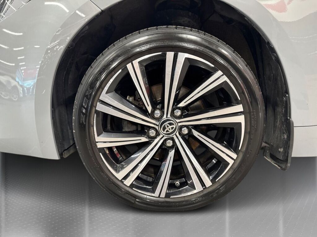 Toyota Corolla 2022 Harmaa