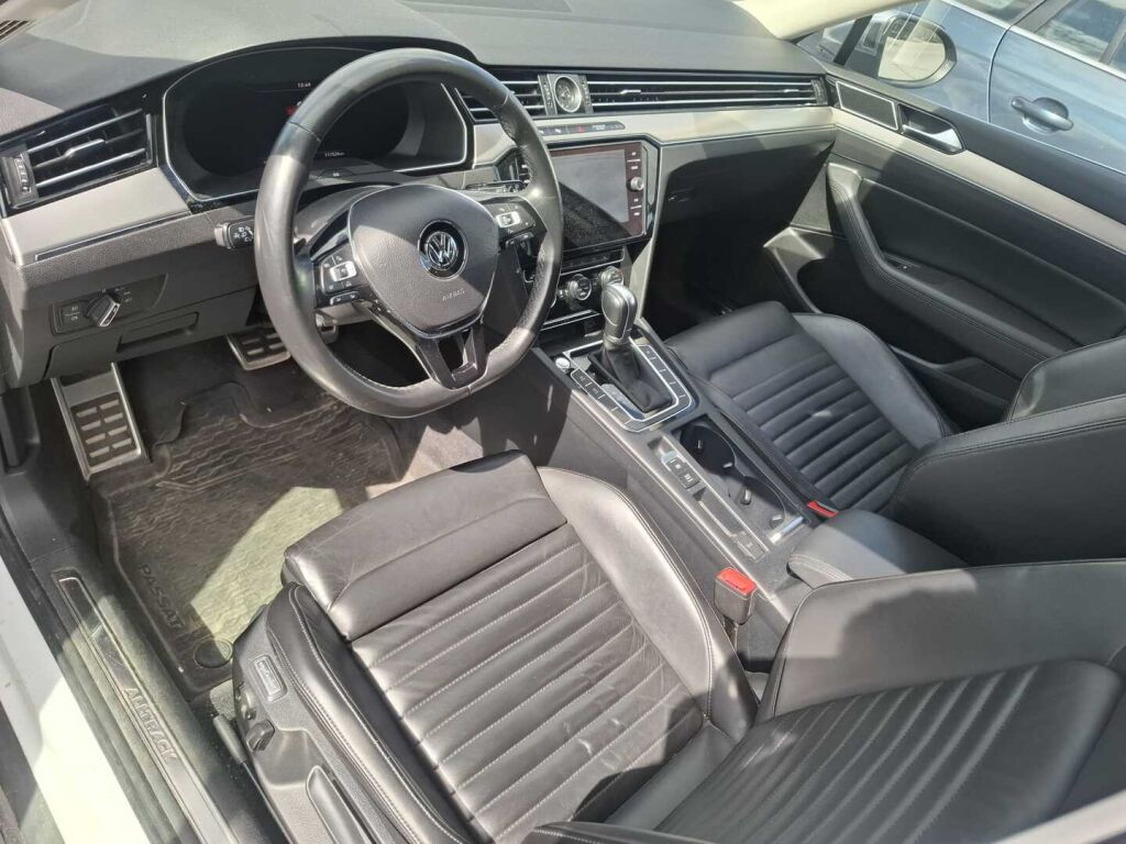 Volkswagen Passat 2018 Valkoinen
