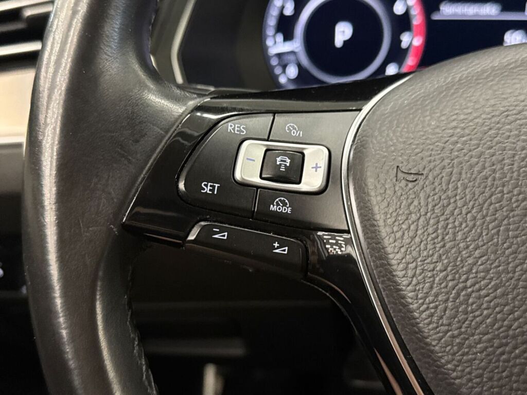 Volkswagen Passat 2018 Valkoinen