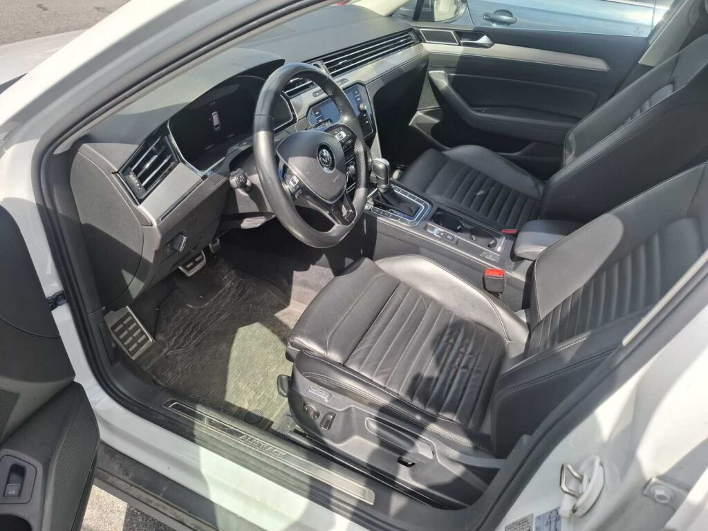 Volkswagen Passat 2018 Valkoinen