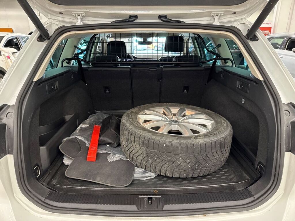 Volkswagen Passat 2018 Valkoinen