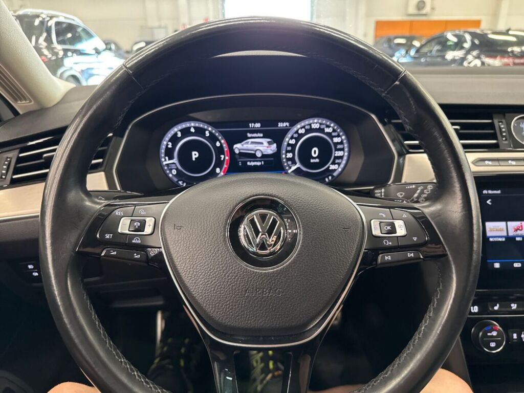 Volkswagen Passat 2018 Valkoinen