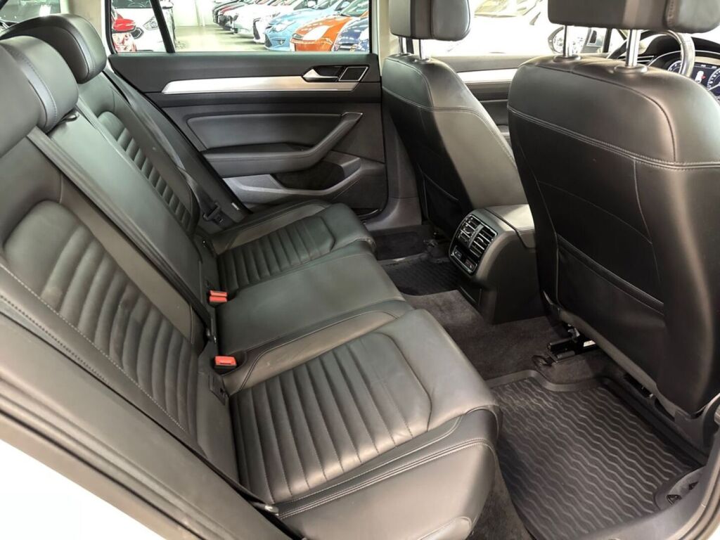 Volkswagen Passat 2018 Valkoinen