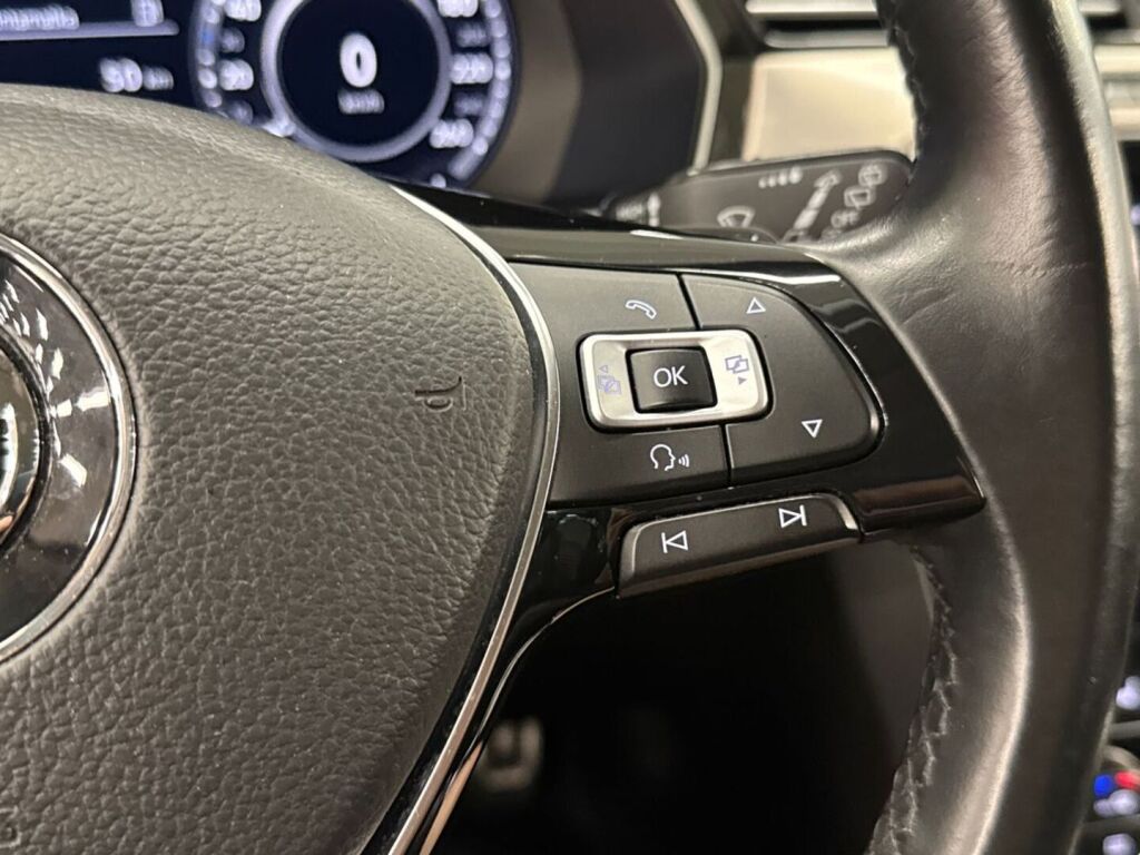 Volkswagen Passat 2018 Valkoinen