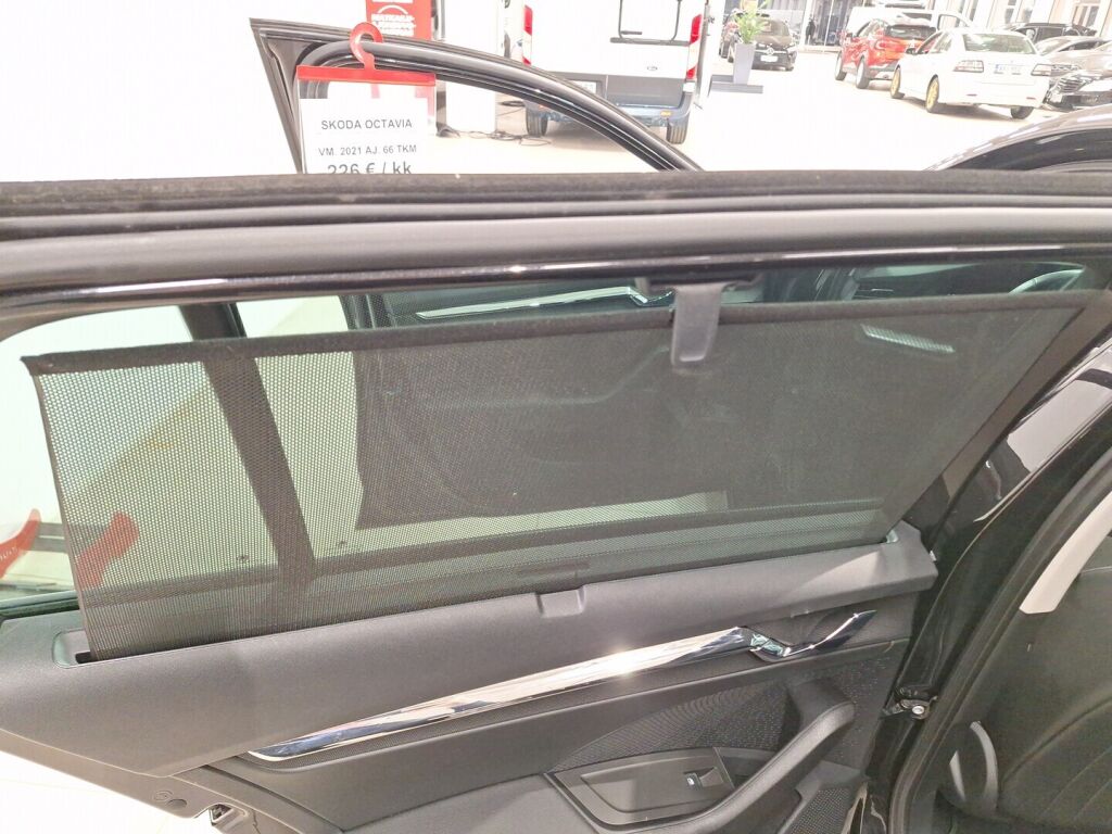 Skoda Octavia 2021 Musta