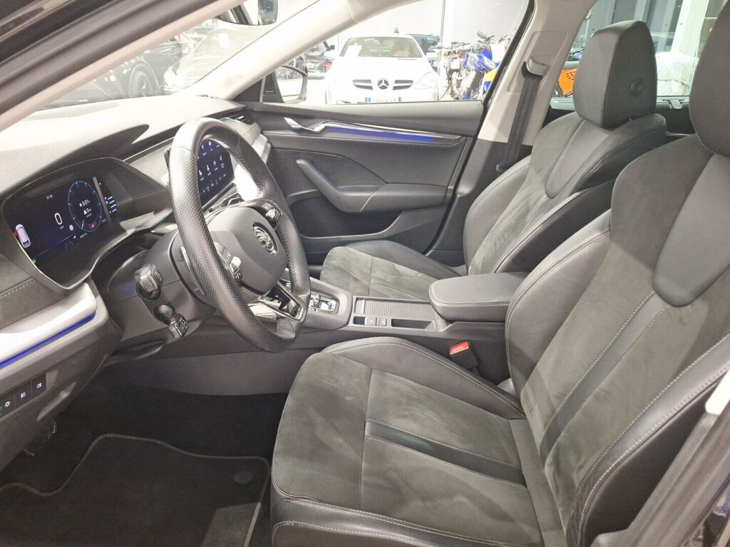 Skoda Octavia 2021 Musta