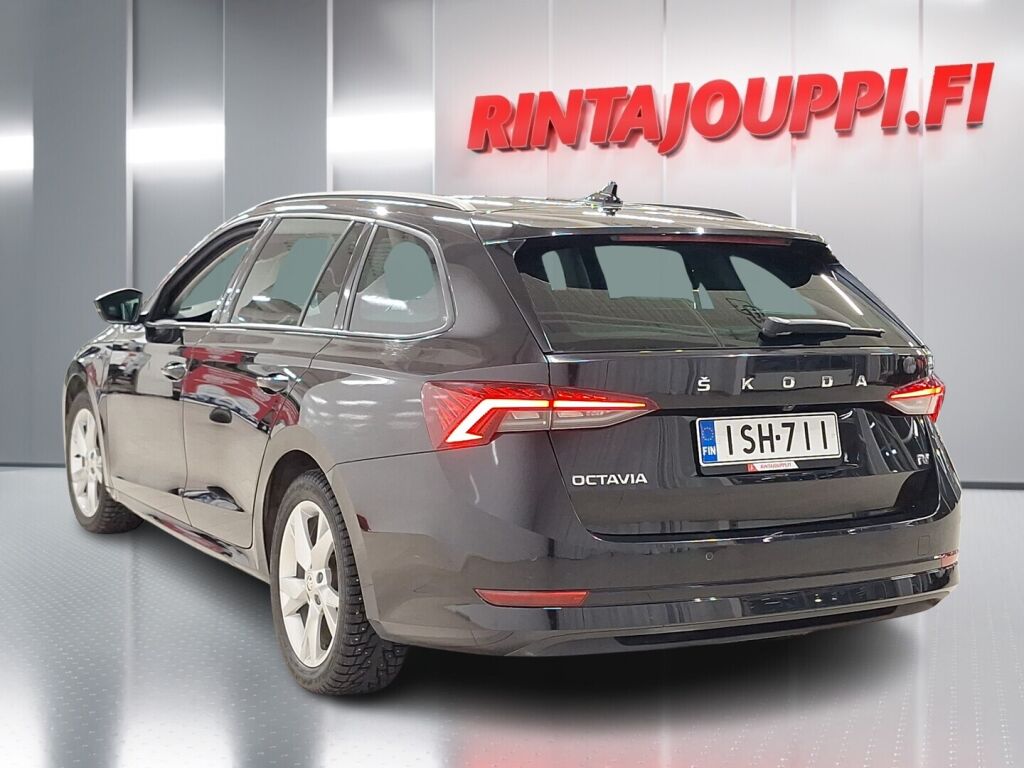 Skoda Octavia 2021 Musta