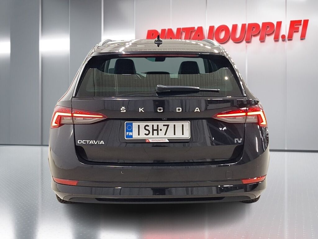 Skoda Octavia 2021 Musta