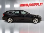 Skoda Octavia 2021 Musta