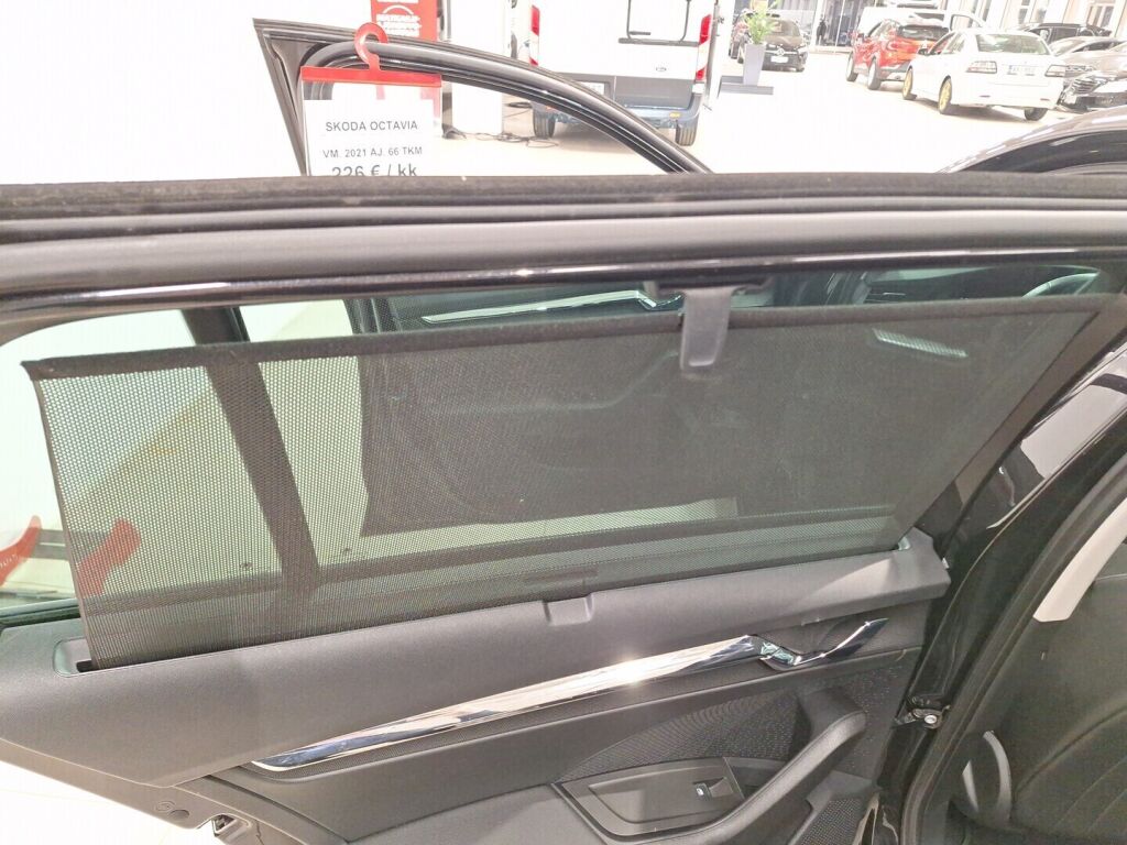 Skoda Octavia 2021 Musta
