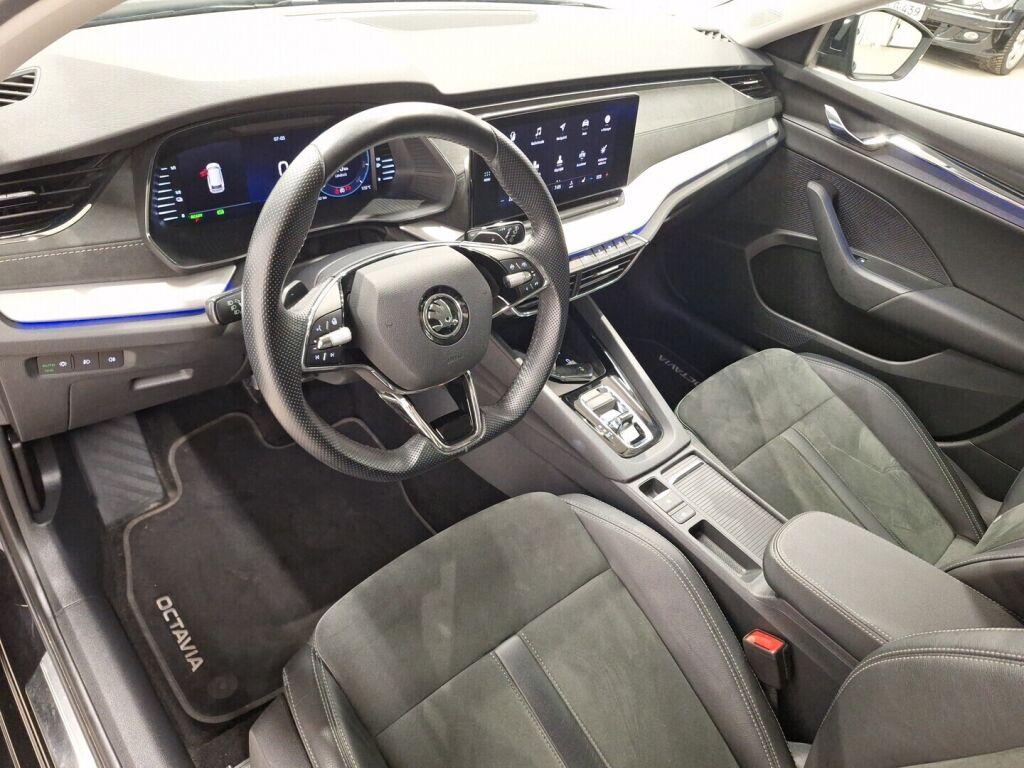 Skoda Octavia 2021 Musta